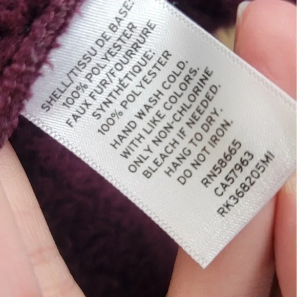 Susina burgundy sherpa lined faux suede vest size M
